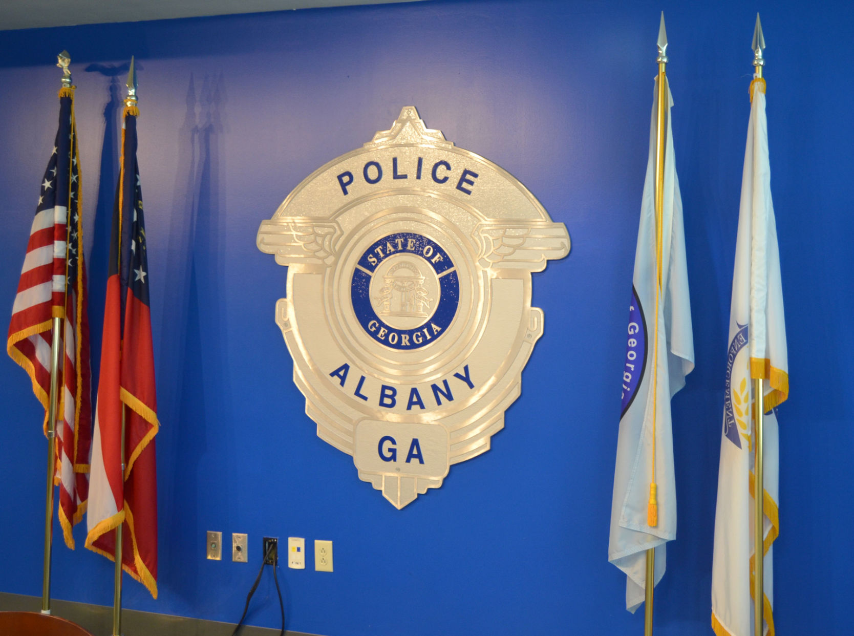 Albany police respond to homicide, vehicle in Flint River Albany Herald